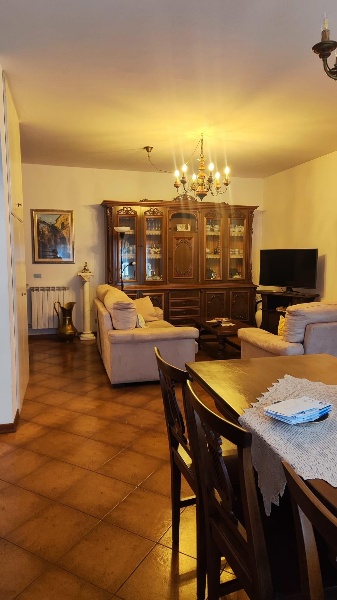 appartamento in vendita a Carrara in zona Stadio