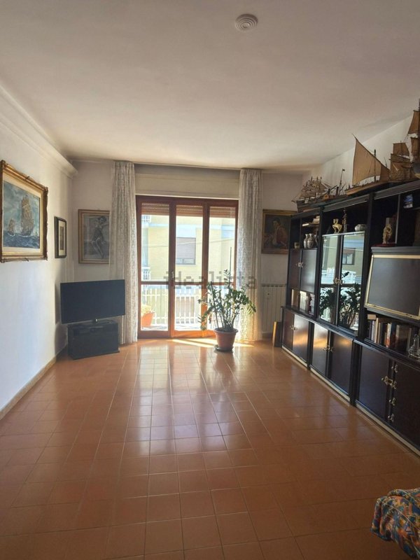 appartamento in vendita a Carrara in zona Marina di Carrara