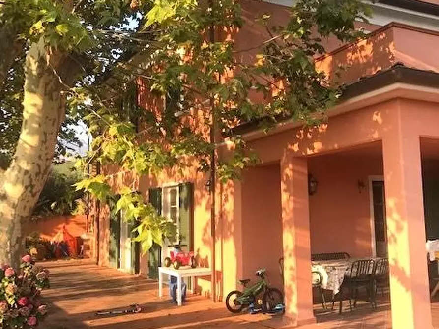 casa indipendente in vendita a Carrara