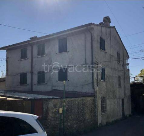 appartamento in vendita a Carrara in zona Avenza