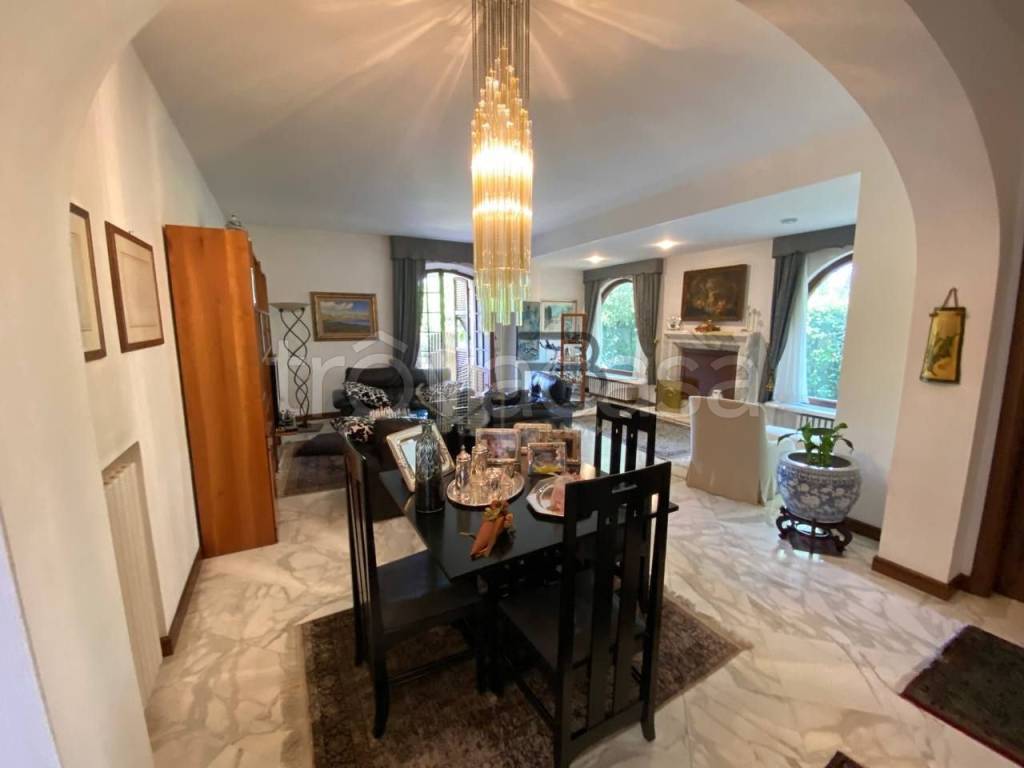 casa indipendente in vendita a Carrara in zona Marina di Carrara