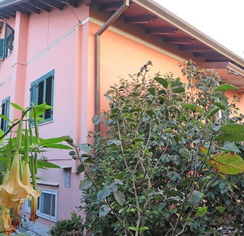 casa indipendente in vendita a Carrara in zona Marina di Carrara