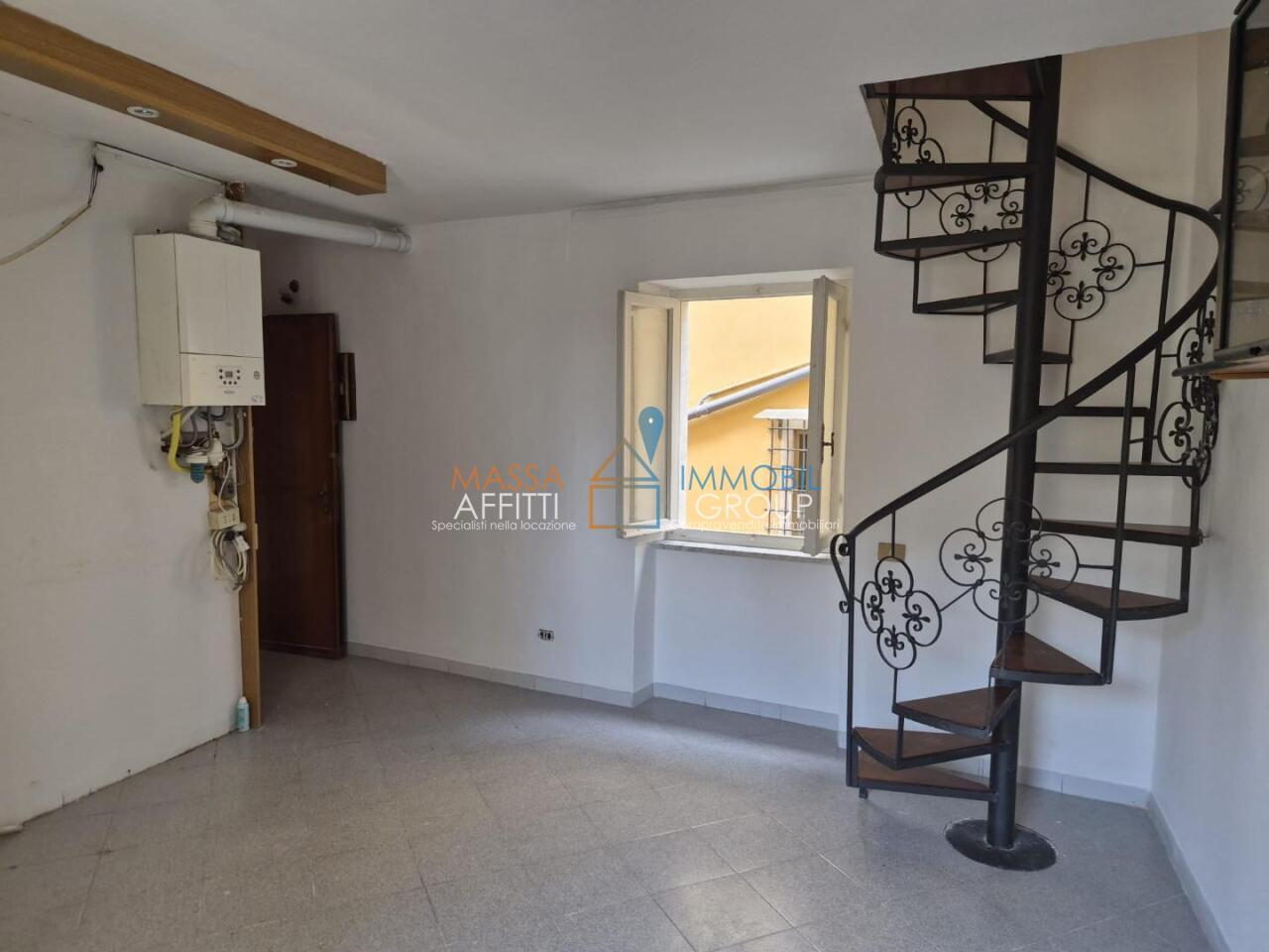 appartamento in vendita a Carrara in zona Avenza