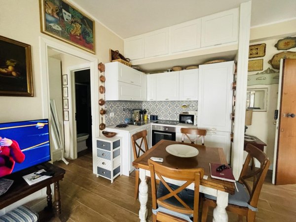 appartamento in vendita a Carrara in zona Marina di Carrara