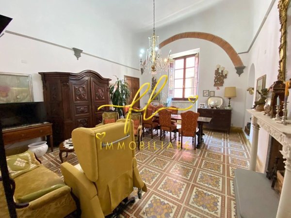casale in vendita a Carrara in zona Centro Città