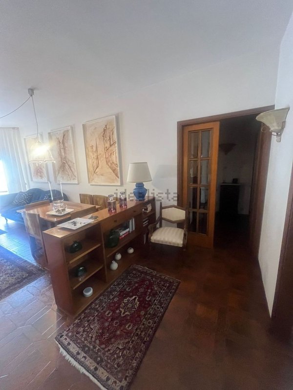 appartamento in vendita a Carrara in zona Marina di Carrara
