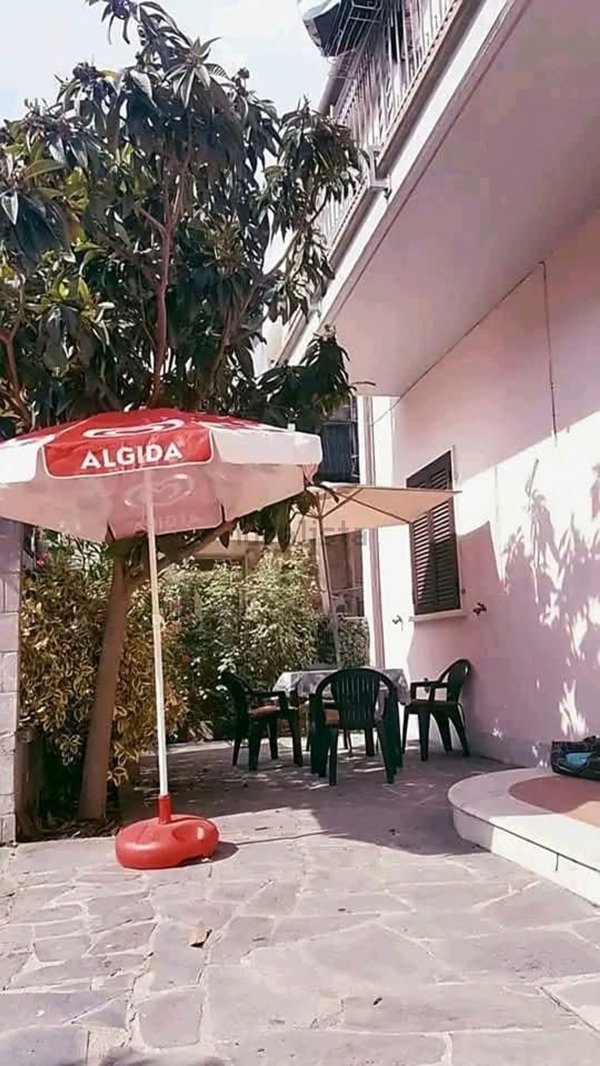 casa indipendente in vendita a Carrara in zona Marina di Carrara