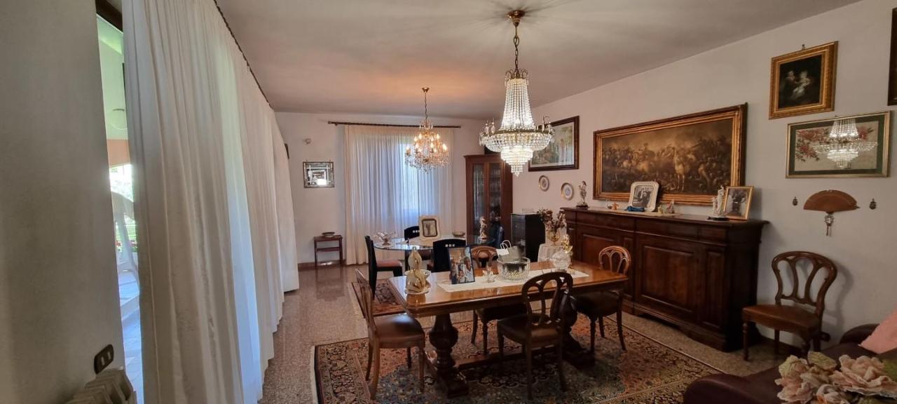 casa indipendente in vendita a Carrara in zona Marina di Carrara