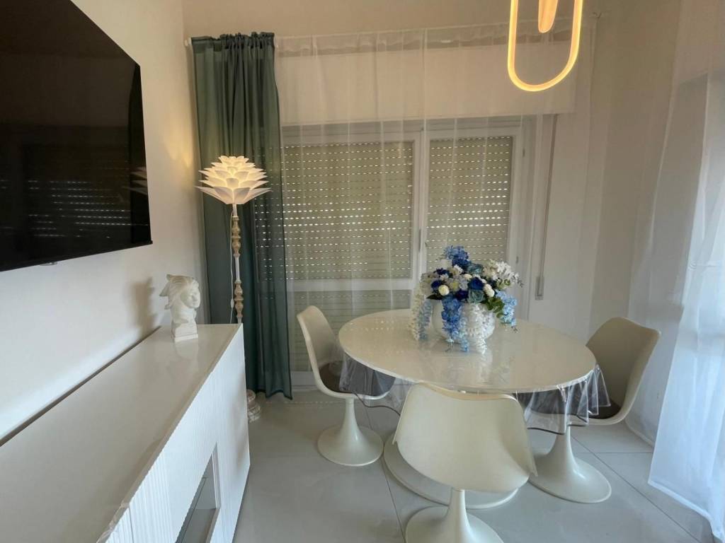 appartamento in vendita a Carrara in zona Marina di Carrara