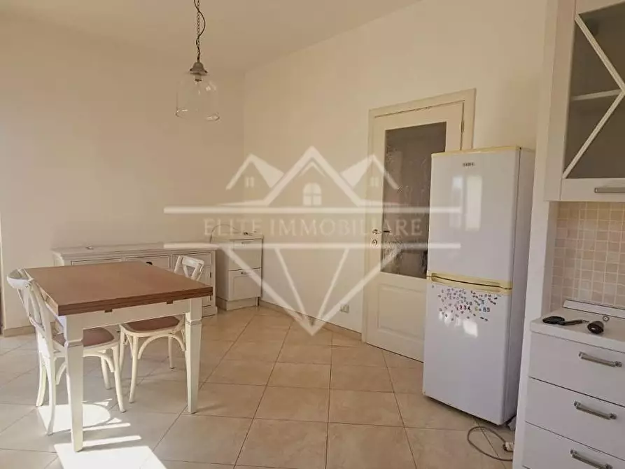 appartamento in vendita a Carrara in zona Avenza