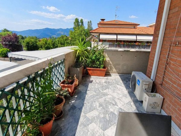 appartamento in vendita a Carrara in zona Marina di Carrara