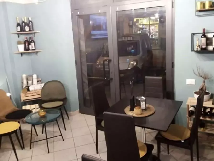 negozio in vendita a Carrara