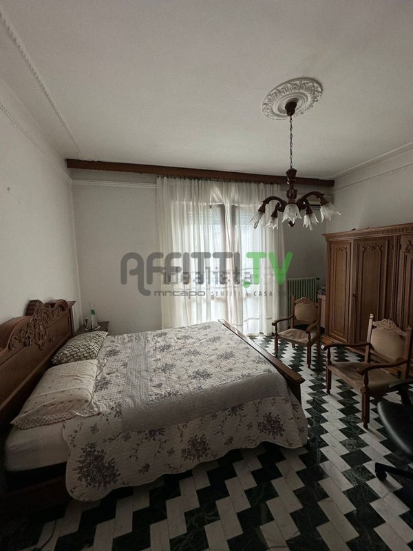 casa indipendente in vendita a Carrara in zona Sant'Antonio