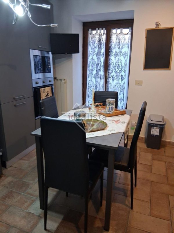 appartamento in vendita a Carrara in zona Centro Città