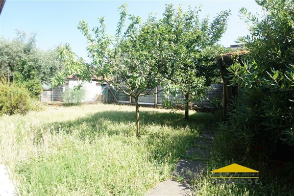 casa indipendente in vendita a Carrara in zona Gildona