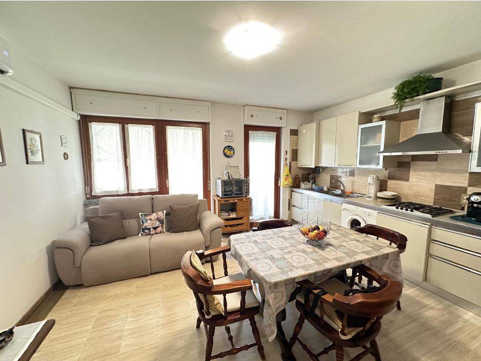 appartamento in vendita a Carrara in zona Marina di Carrara
