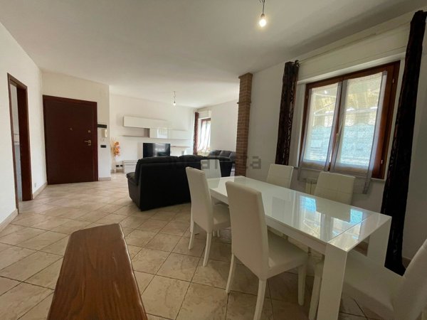 appartamento in vendita a Carrara in zona Avenza