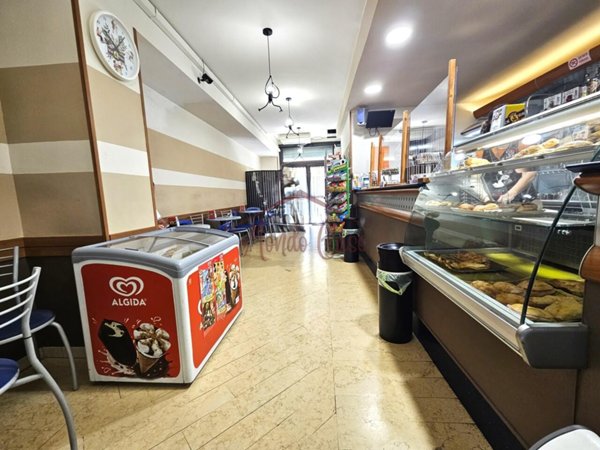 negozio in vendita a Carrara in zona Bonascola