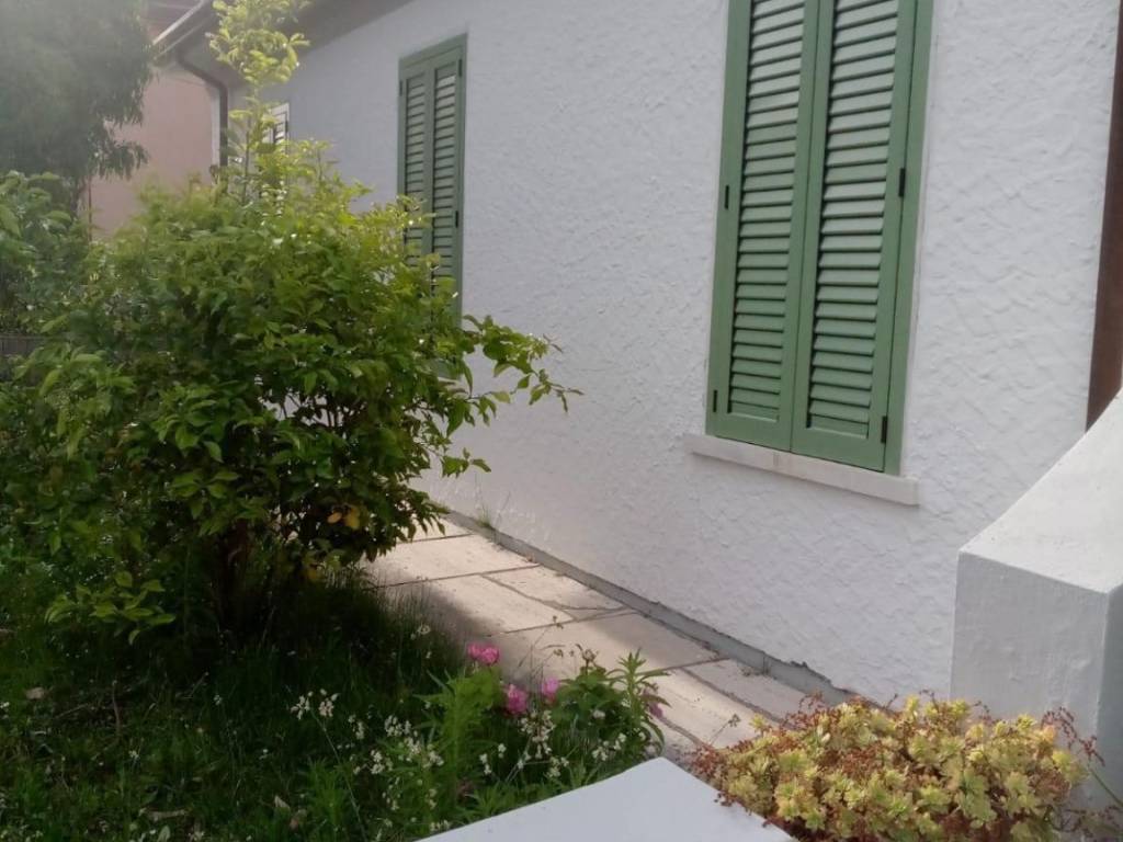 appartamento in vendita a Carrara in zona Marina di Carrara