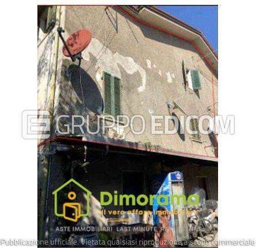 appartamento in vendita a Carrara in zona Battilana
