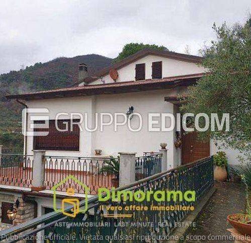 casa indipendente in vendita a Carrara in zona Codena