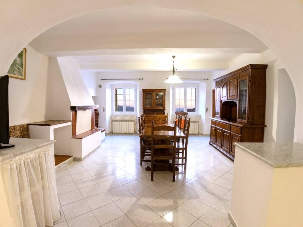 appartamento in vendita a Carrara in zona Centro Città