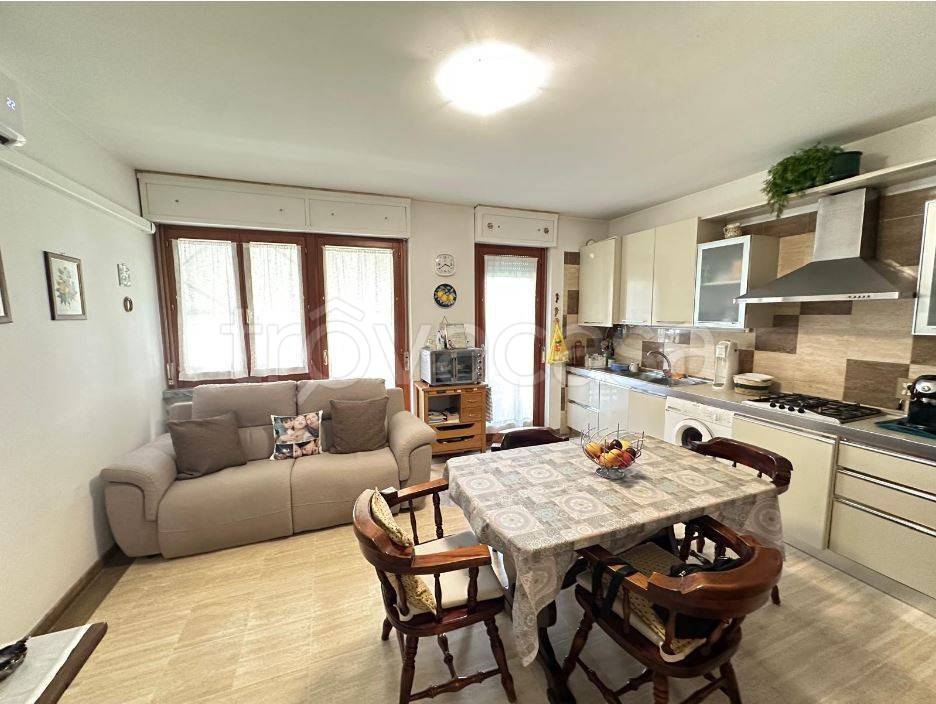appartamento in vendita a Carrara in zona Marina di Carrara