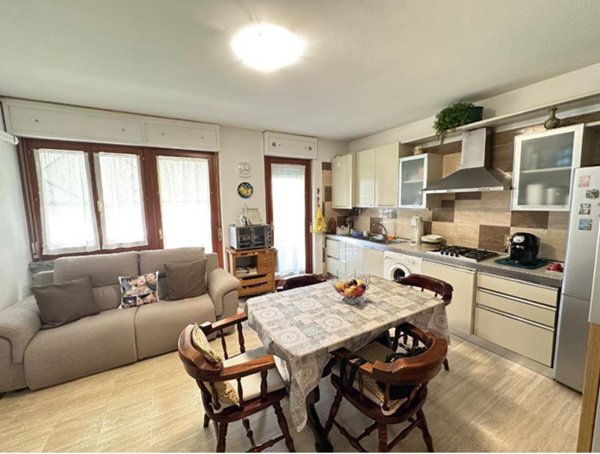 appartamento in vendita a Carrara in zona Marina di Carrara