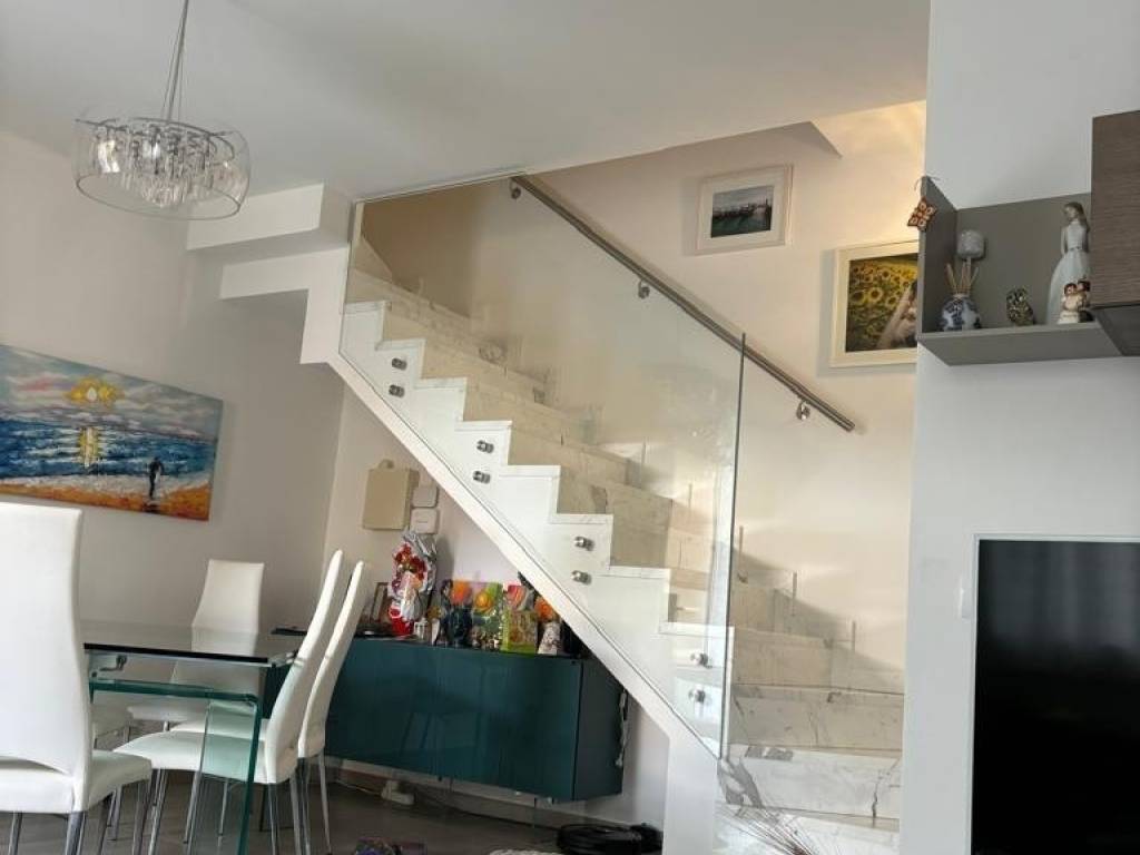 casa indipendente in vendita a Carrara in zona Marina di Carrara