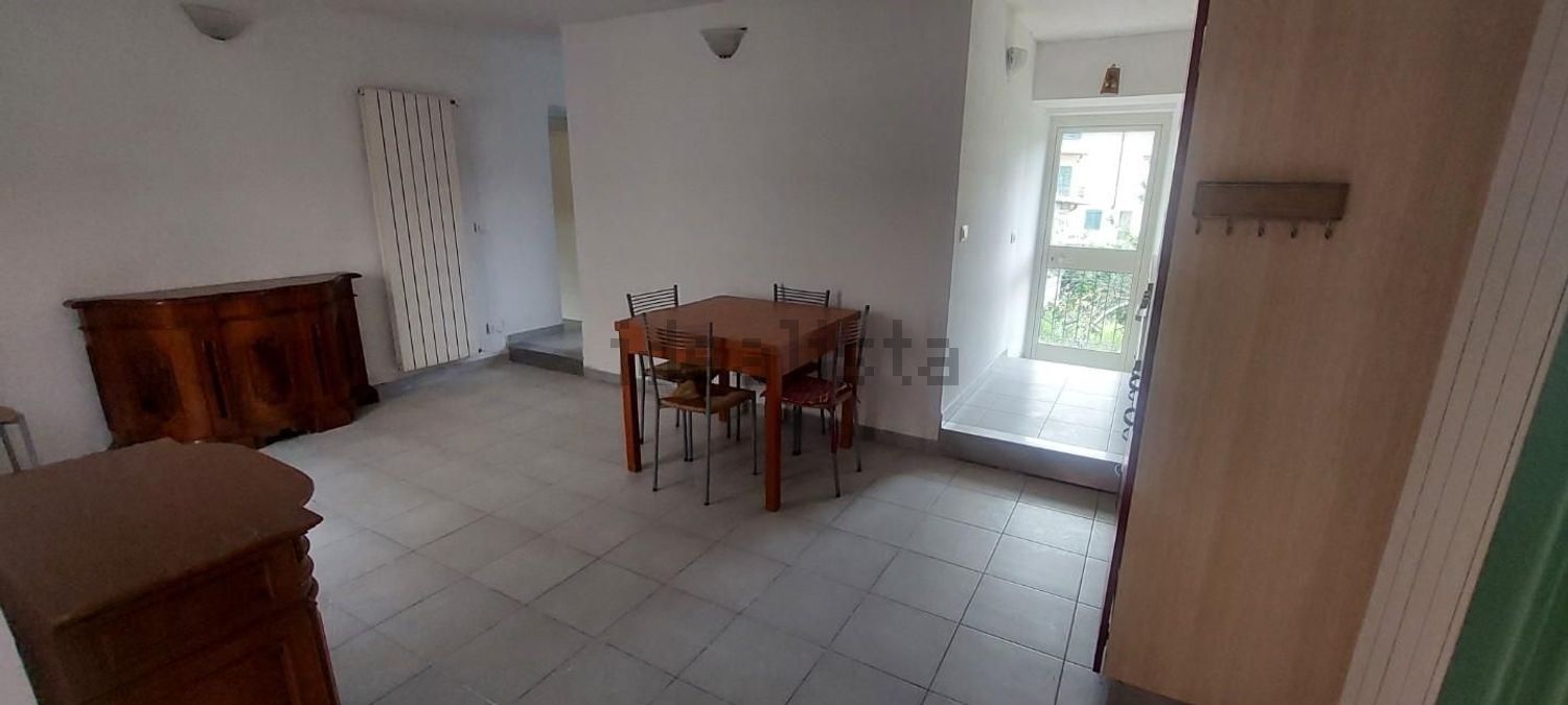 appartamento in vendita a Carrara in zona Codena