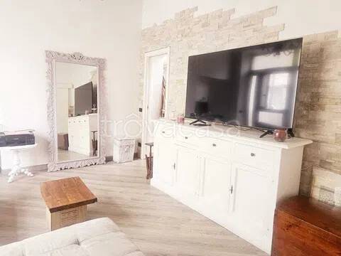 appartamento in vendita a Carrara in zona Avenza