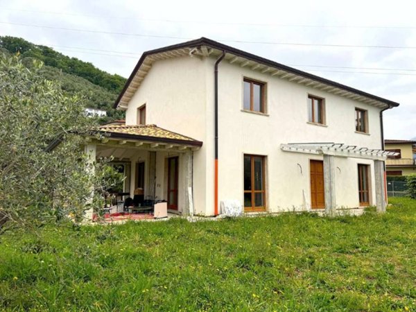 casa indipendente in vendita a Carrara in zona Marasio
