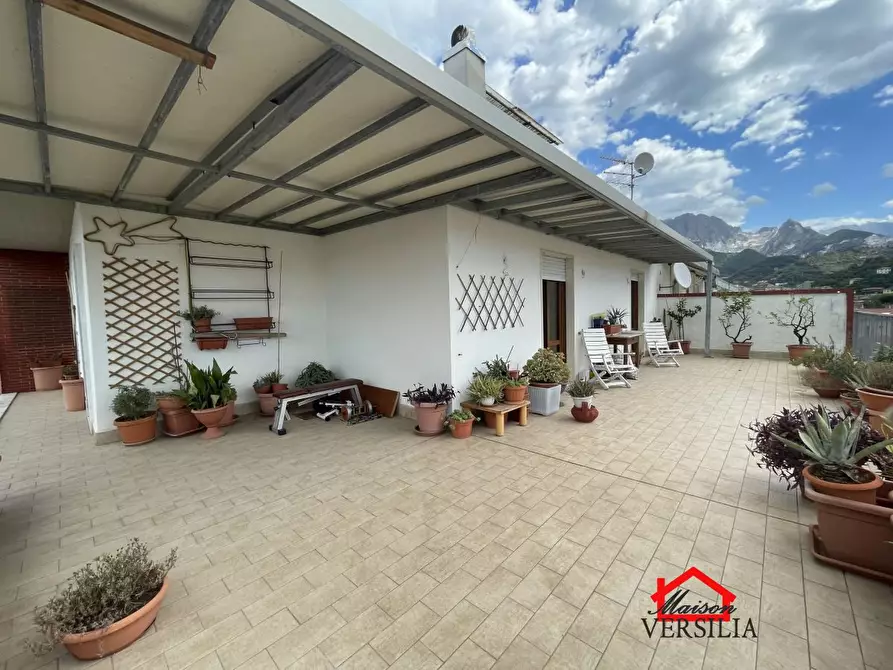 appartamento in vendita a Carrara in zona Centro Città