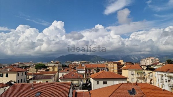 appartamento in vendita a Carrara in zona Marina di Carrara