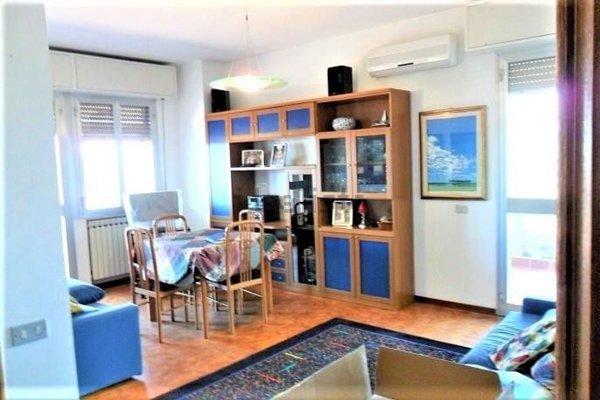 appartamento in vendita a Carrara in zona Marina di Carrara