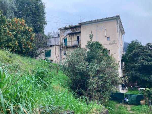 appartamento in vendita a Carrara in zona Fabbrica