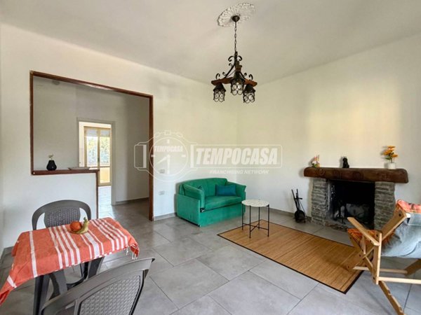 appartamento in vendita a Carrara in zona Avenza