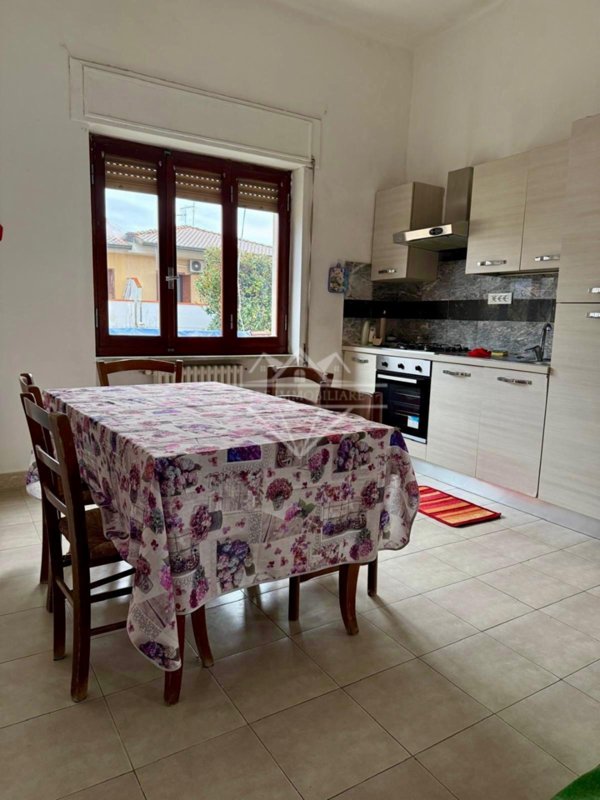 appartamento in vendita a Carrara in zona Avenza
