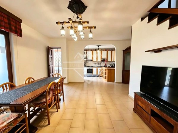casa indipendente in vendita a Carrara in zona Avenza