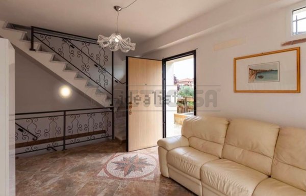 casa indipendente in vendita a Carrara in zona Monteverde