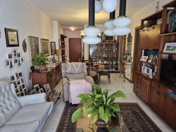 appartamento in vendita a Carrara in zona Avenza