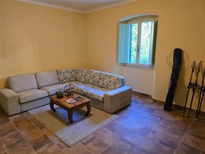 casa indipendente in vendita a Carrara