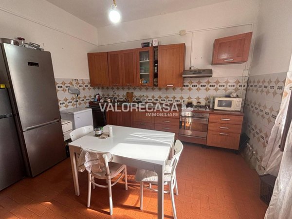 appartamento in vendita a Carrara in zona Avenza