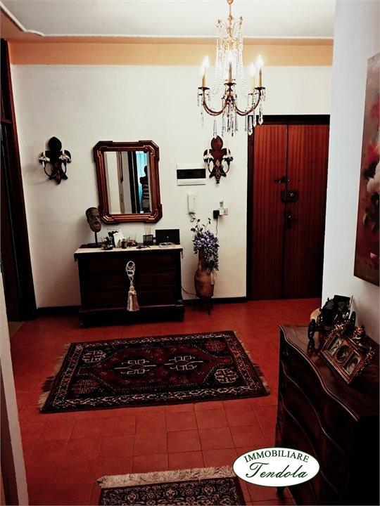 appartamento in vendita a Carrara in zona Centro Città