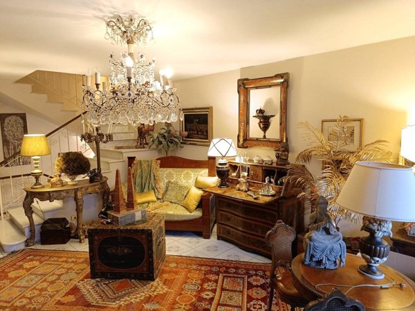 casa indipendente in vendita a Carrara in zona Avenza