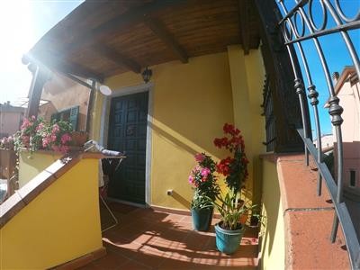 casa semindipendente in vendita a Carrara in zona Fossola