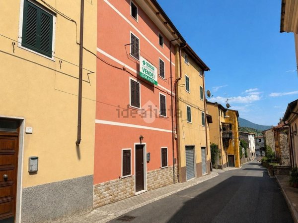 appartamento in vendita a Carrara in zona Gragnana