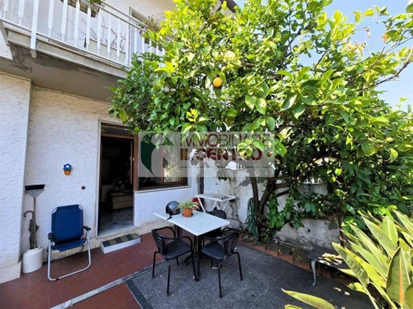 appartamento in vendita a Carrara in zona Marina di Carrara