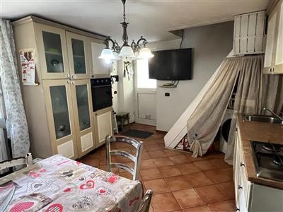 casa indipendente in vendita a Carrara