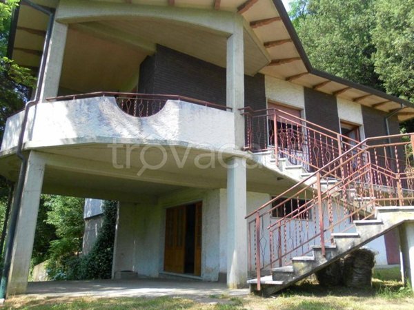 casa indipendente in vendita a Carrara in zona Fossola